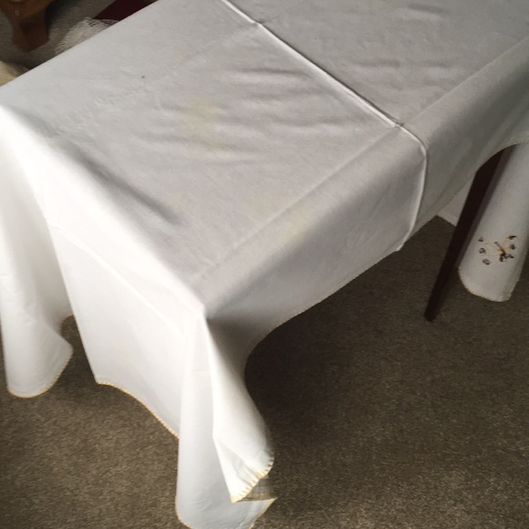 Butterfly table cloth vintage white - Picture 6 of 7